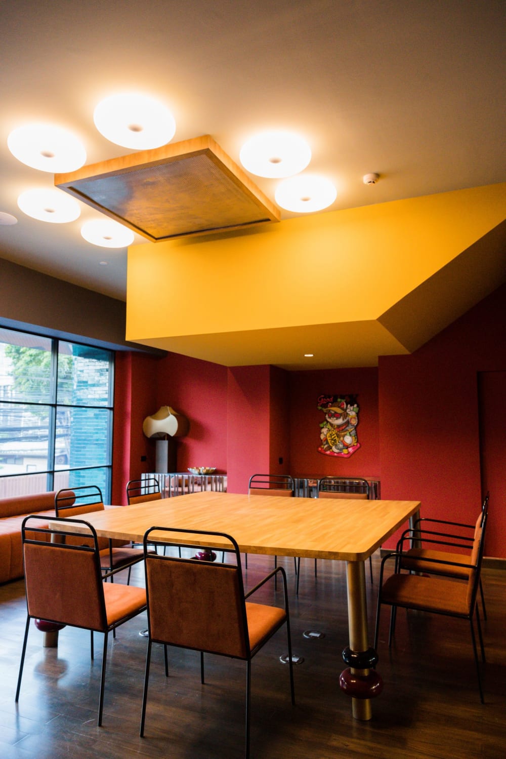 Public House - Watthana