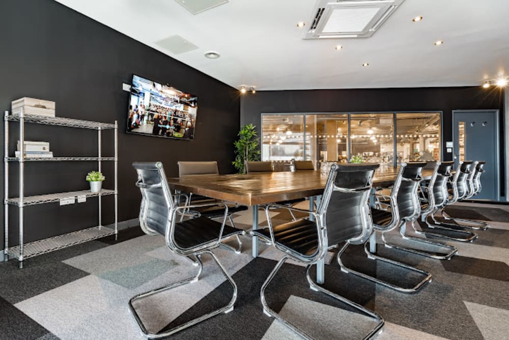 Avenue HQ Mann Island