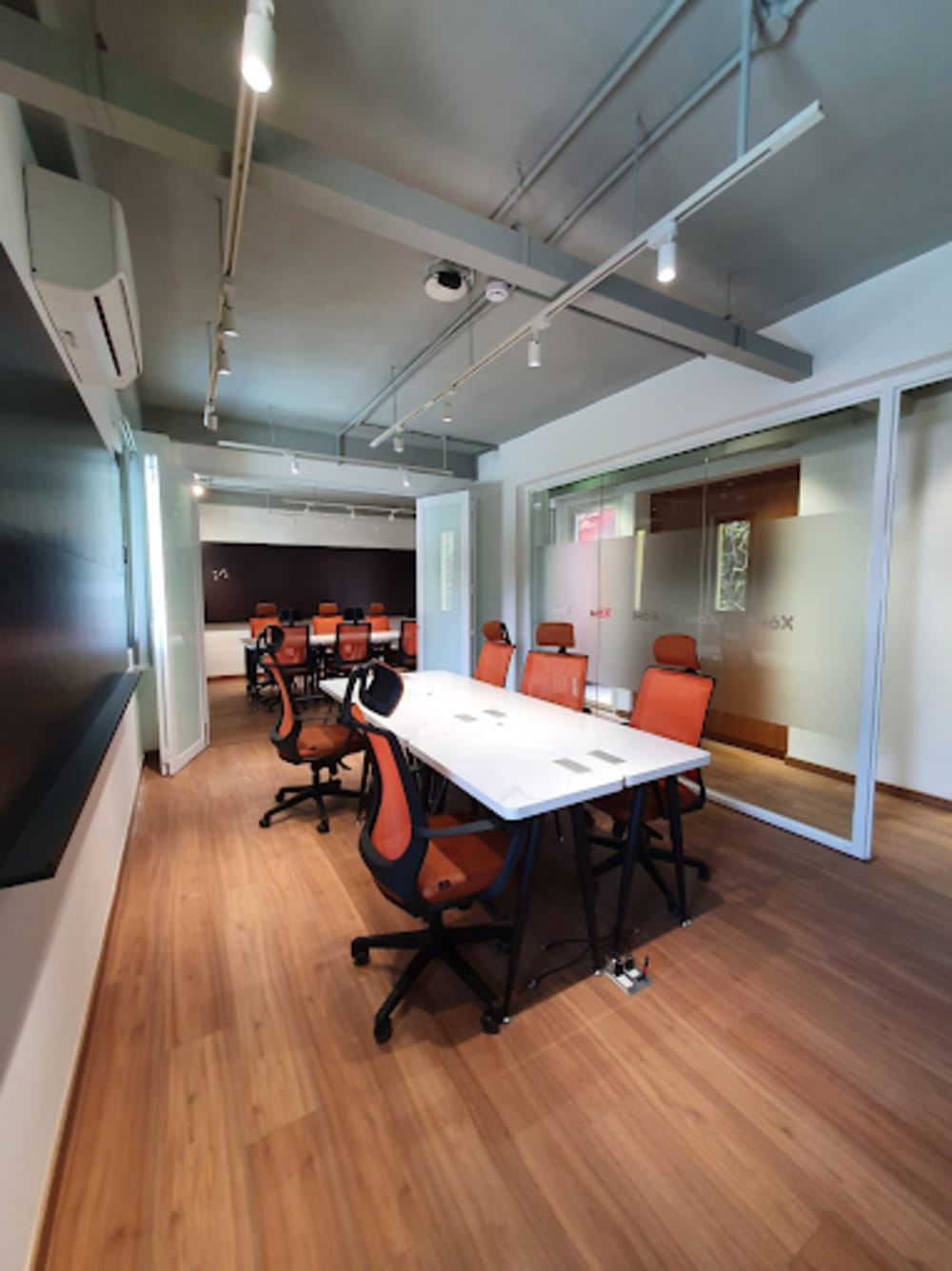 Xom Space Ho Chi Minh