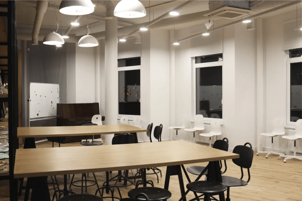 Мы-соседи-Customs Road