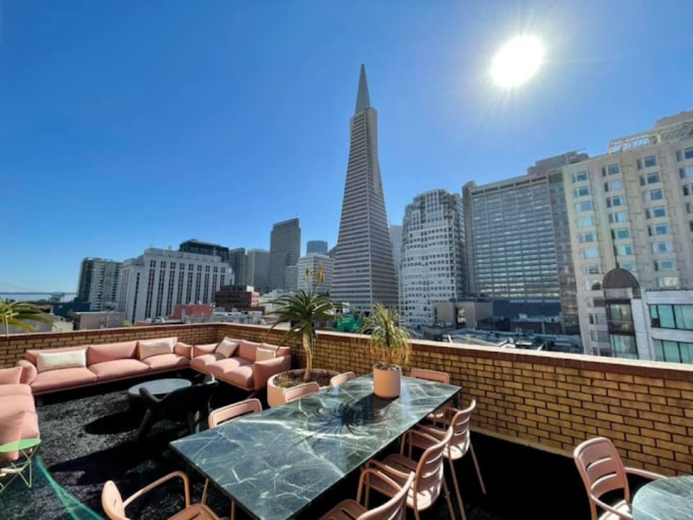 Canopy Jackson Square