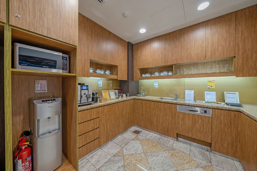 Servcorp Almas Tower