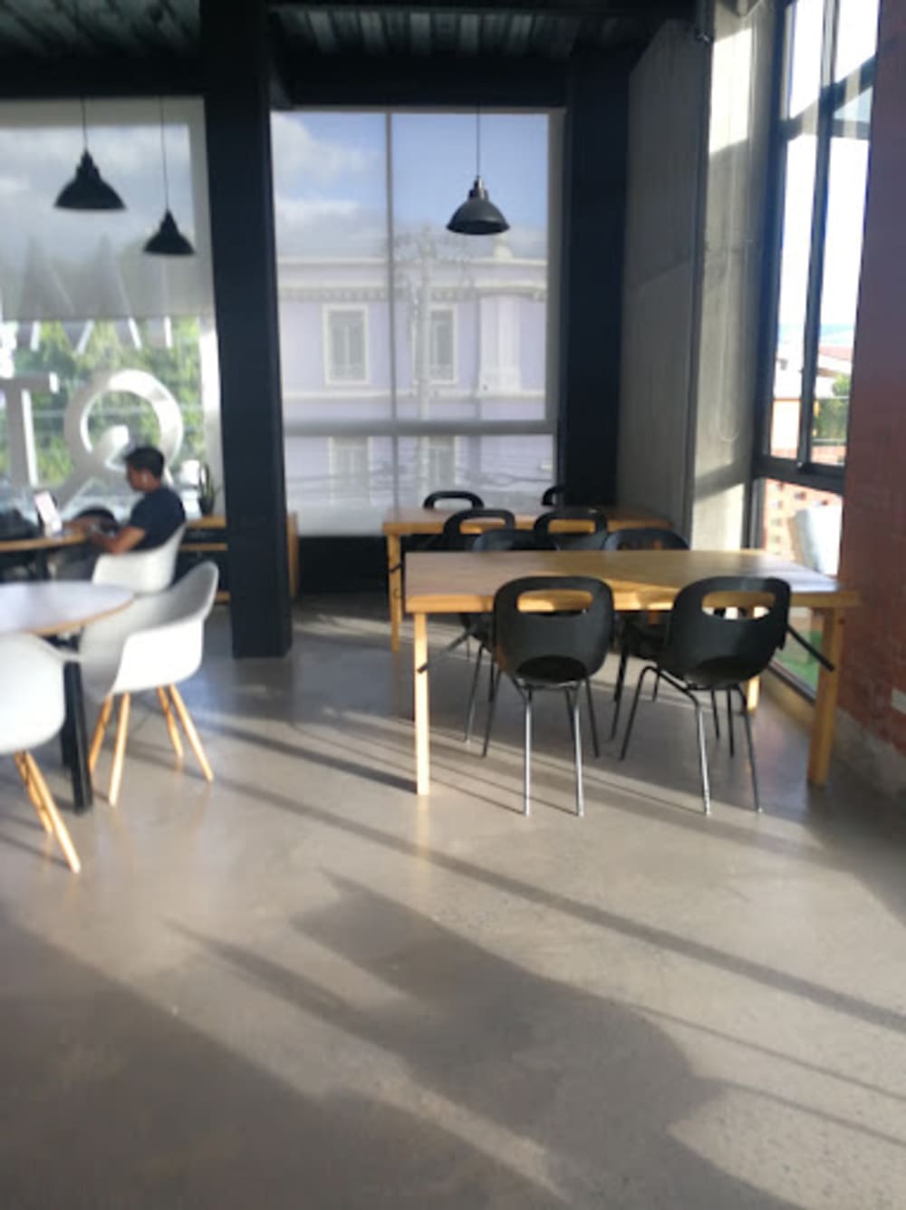 IMPAQTO Coworking - Cumbaya