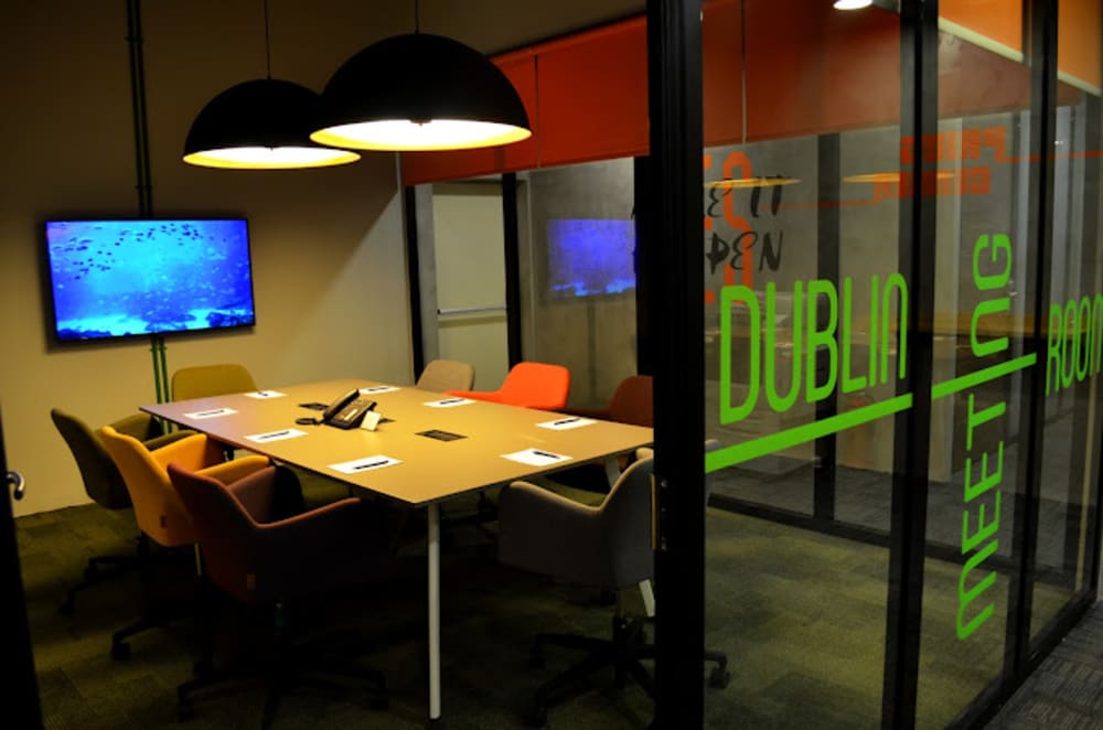 Plaza Cubes Via Flat