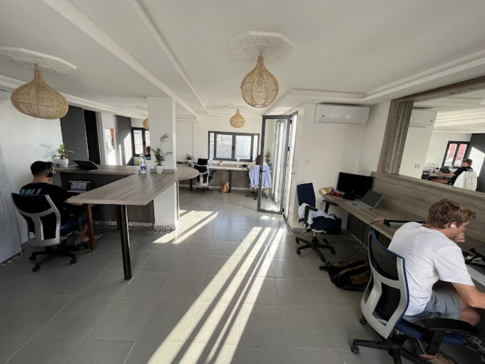 Bigblue Surf Hostel & Coworking