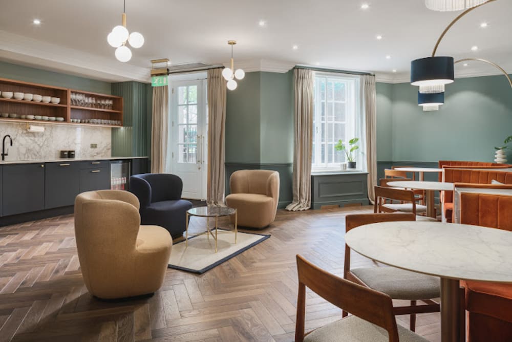 Argyll Old Queen London