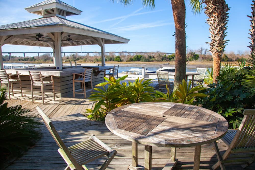 Marina Suites Executive