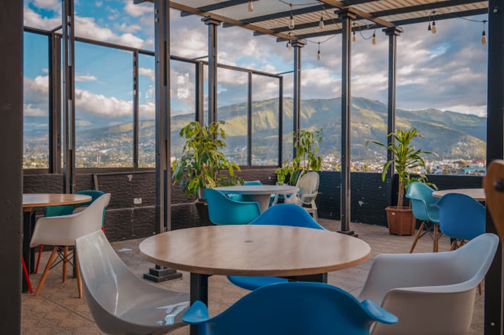 IMPAQTO Coworking - Cumbaya