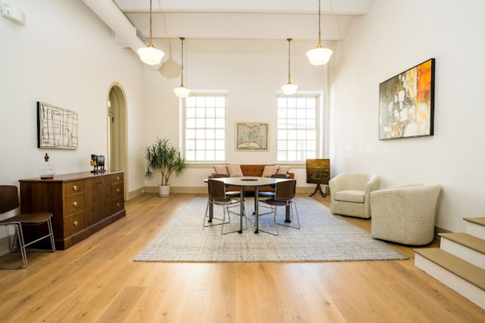 Incutate 226 Walnut St