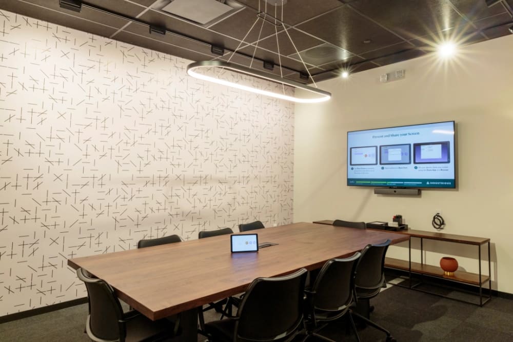 Industrious 525 Washington Blvd