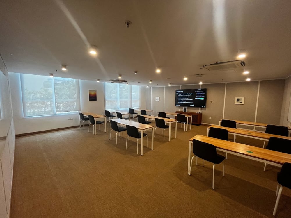 WeWork Krishe Emerald