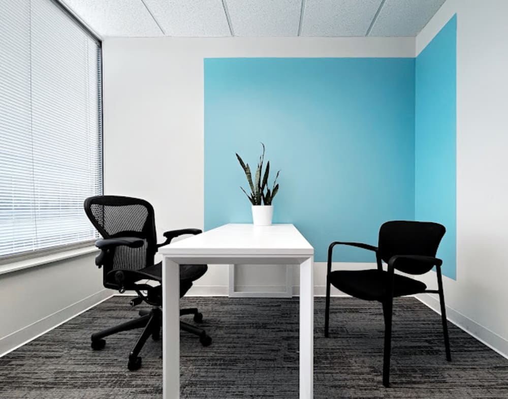 Small Officer NJ-18 Suite