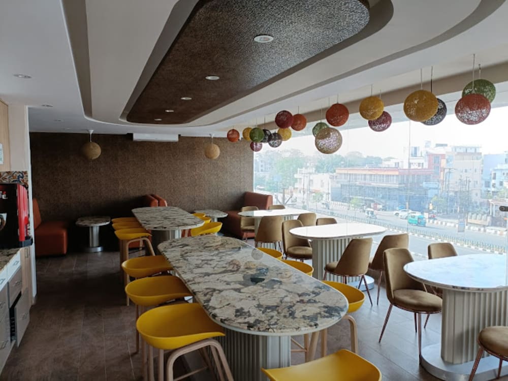 Cubispace Hyundai Building- Lucknow