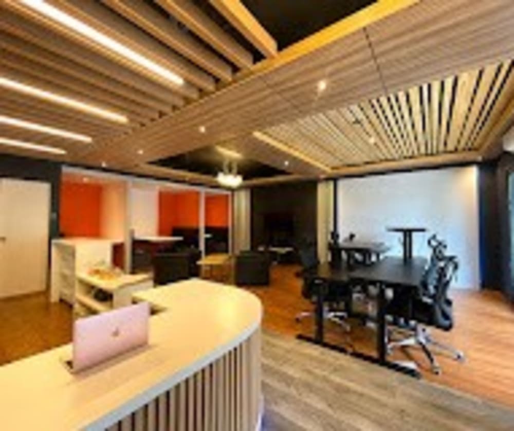 Fullhaus Premium Lounge