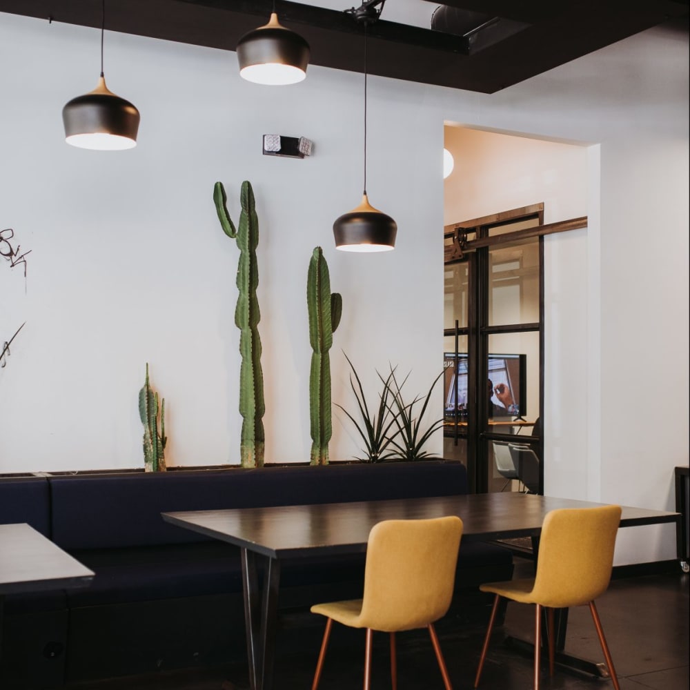 Common Desk 6th And Congress