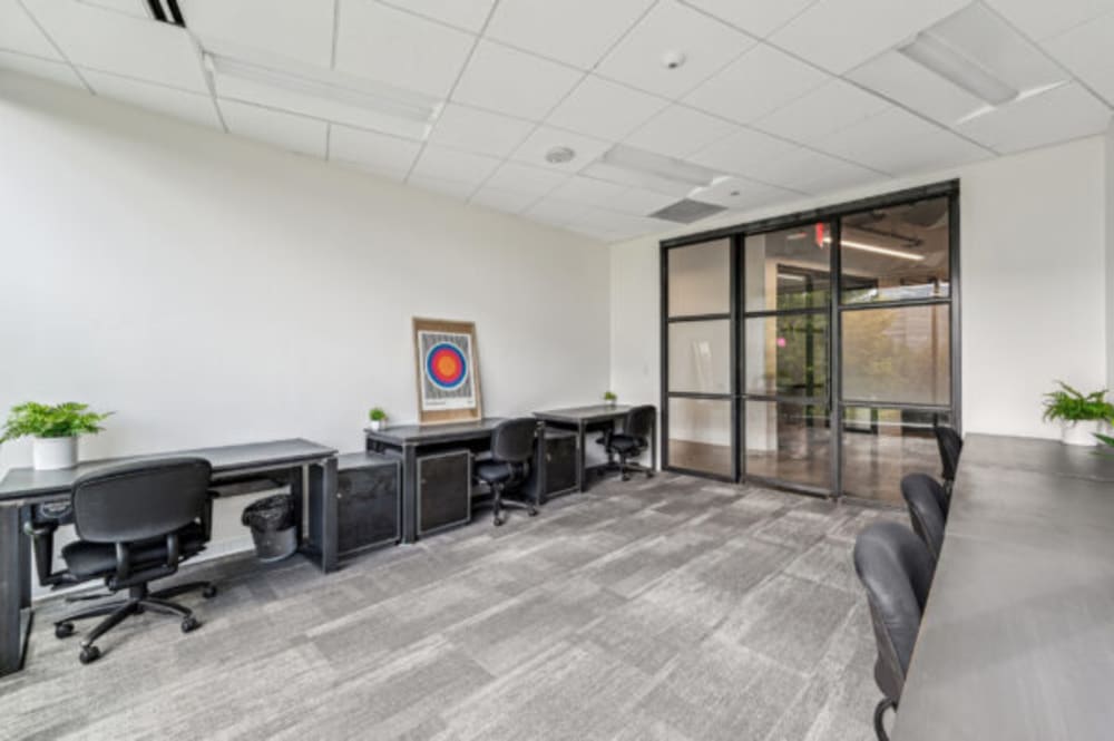 Common Desk Granite Park