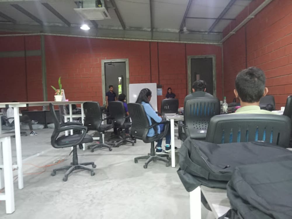 SquareHub- Coworking