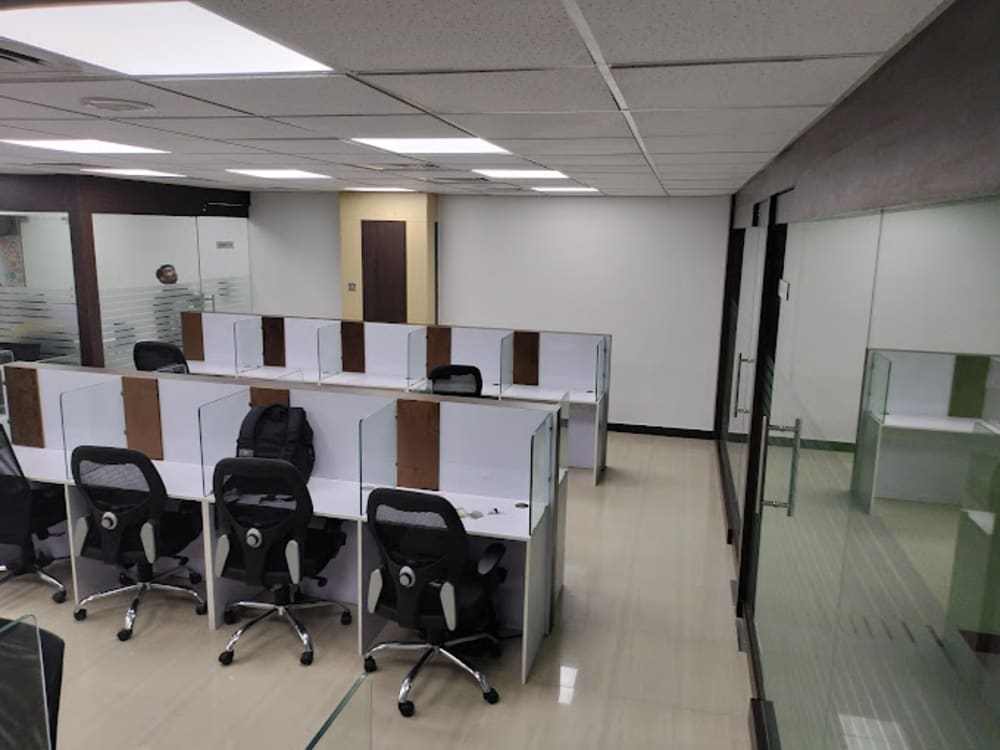 Qubebizz Spencer Plaza- Chennai