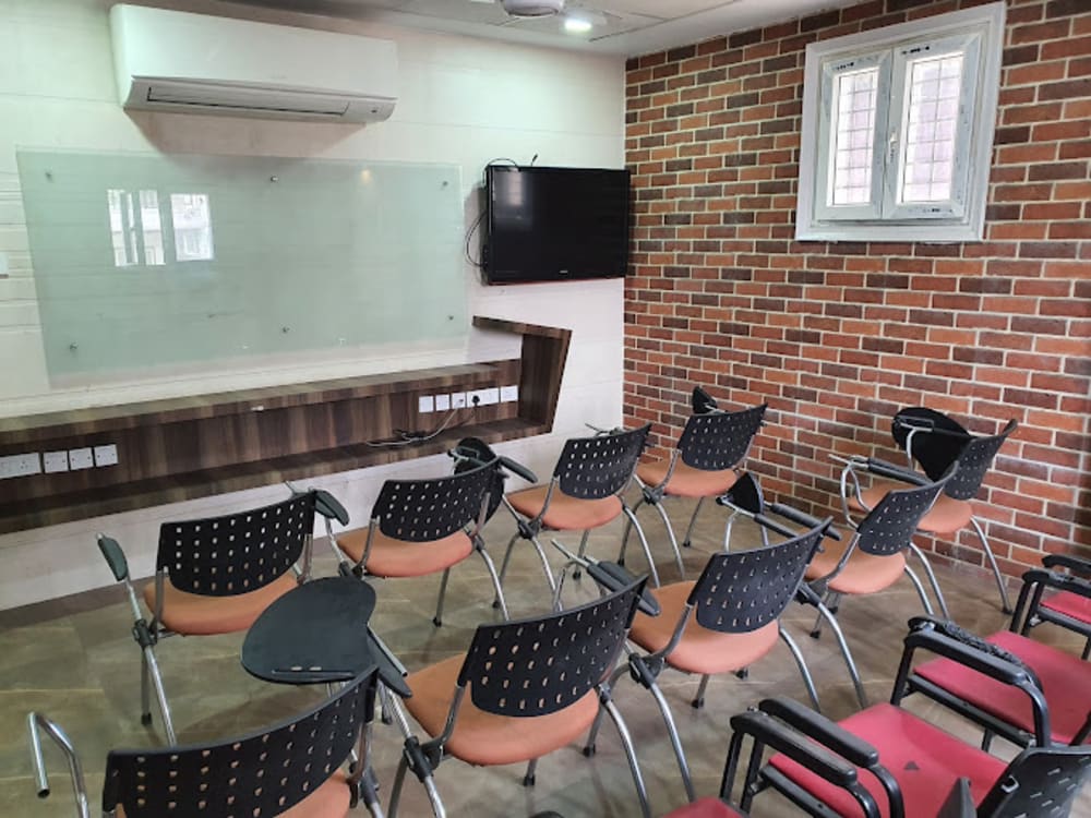 Space & Service Kirti Nagar