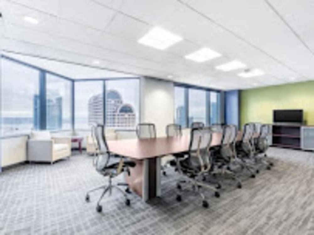 Regus US Bank Center