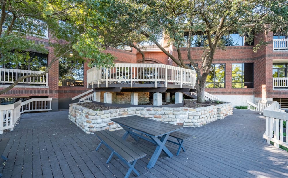 Workstyle Spaces 9535 Forest Ln