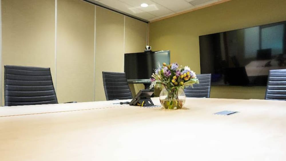 Intelligent Office Hudsons Bay Centre