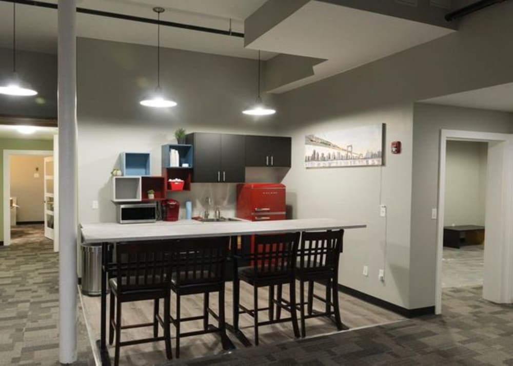 122 Main Business Center-Woonsocket