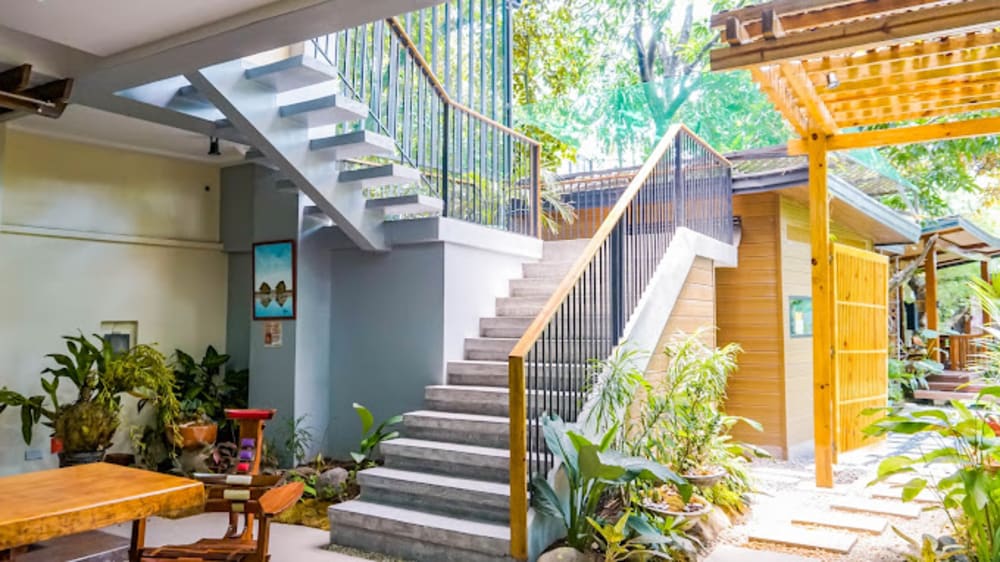 47 EAST BUSINESS HUB