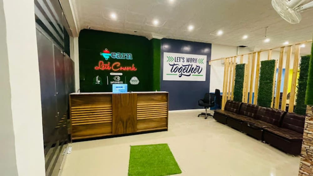 e-Earn Coworking Space PITB - Infomecs
