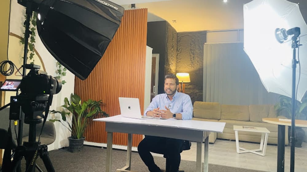 Hacker House Co-working & Studio