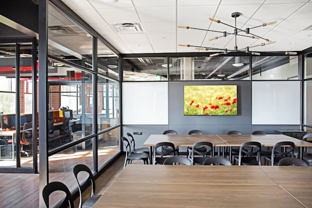 Floor 2 Workspace Gilbert