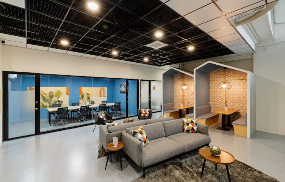 Locker shared space Mini warehousing