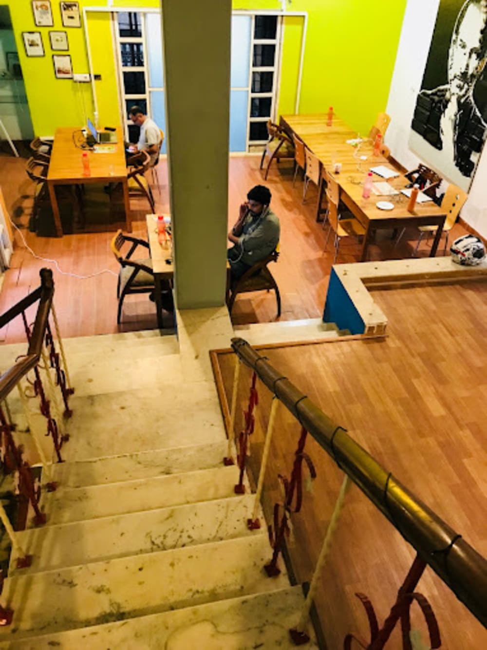 Springhouse Coworking SHGU004