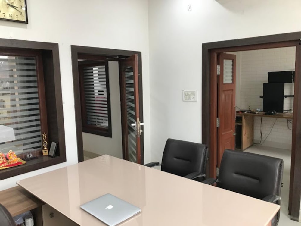 Shivam Tower Maqbara Rd- Lucknow