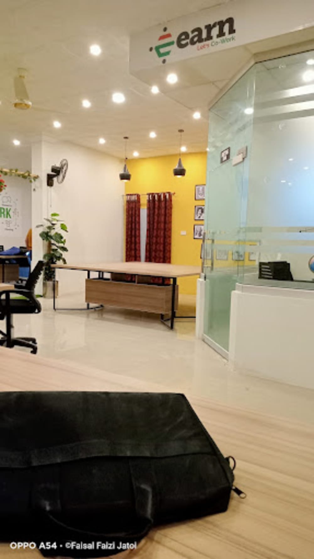 e-Earn Coworking Space PITB - Infomecs