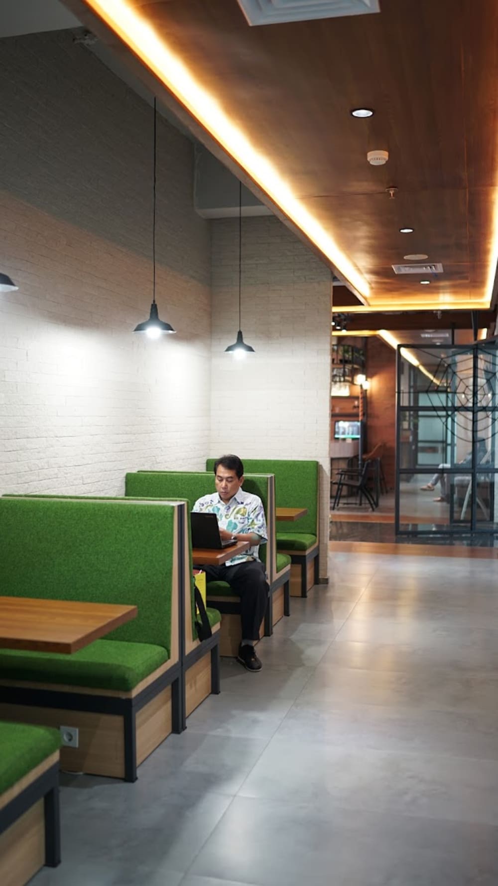 Uptown Serviced Office
