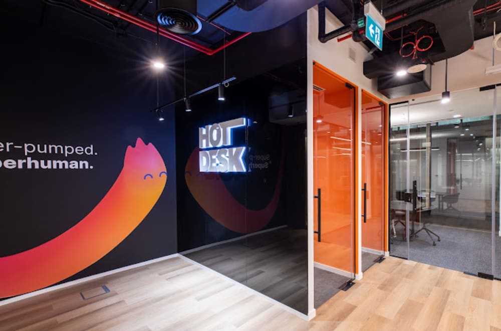 Hotdesk  One Central