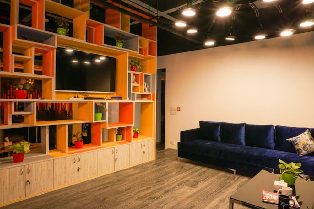 Smartworks Fleet House