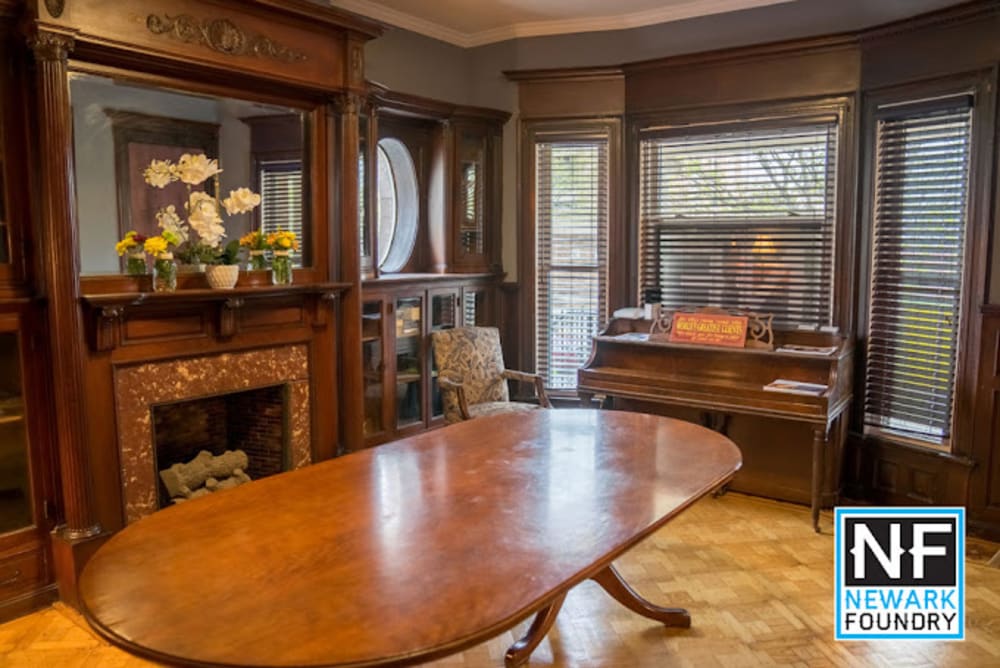 Newark Foundry Mailbox 10