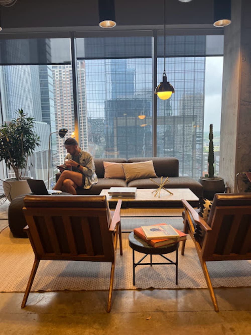 Industrious 201 W. 5th Street