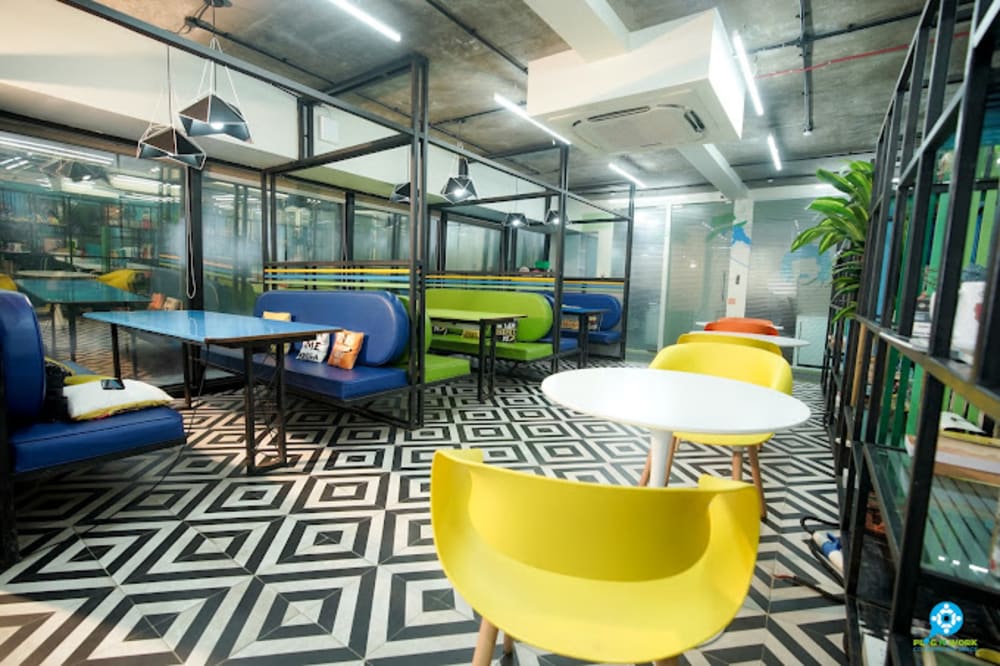 Plug N Work Vile Parle West