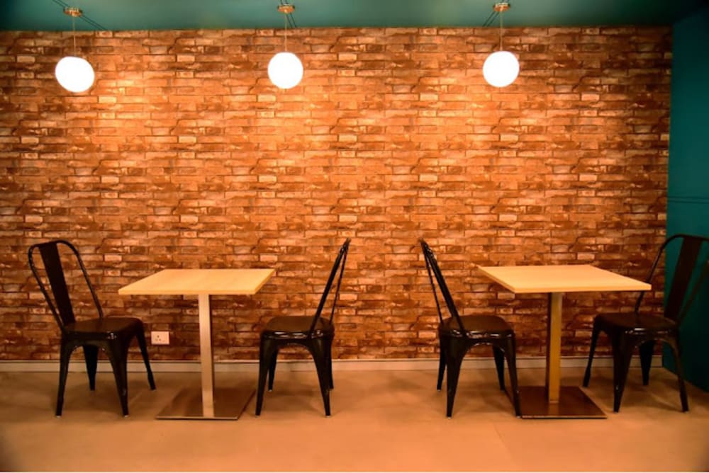 Springhouse Coworking SHGU008