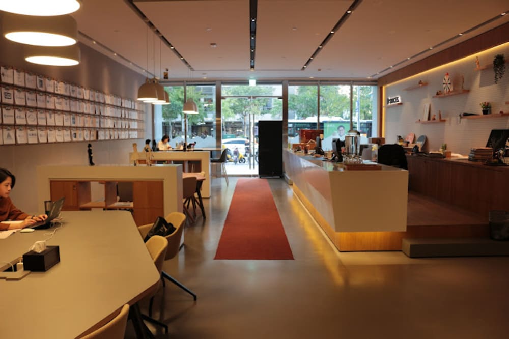 Spaces Hong Sheng IFC Taipei