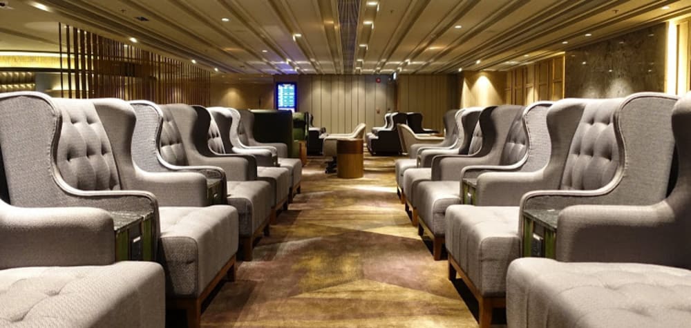 Plaza Premium Lounge First Near Gate 1 Departures