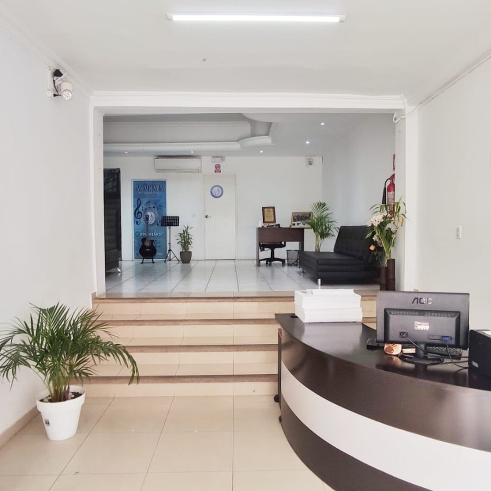 Luxes Coworking & Business