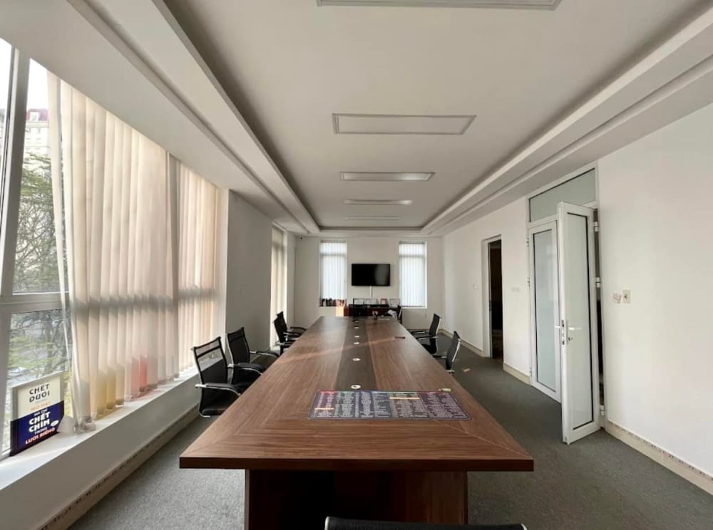 Level Café & Coworking