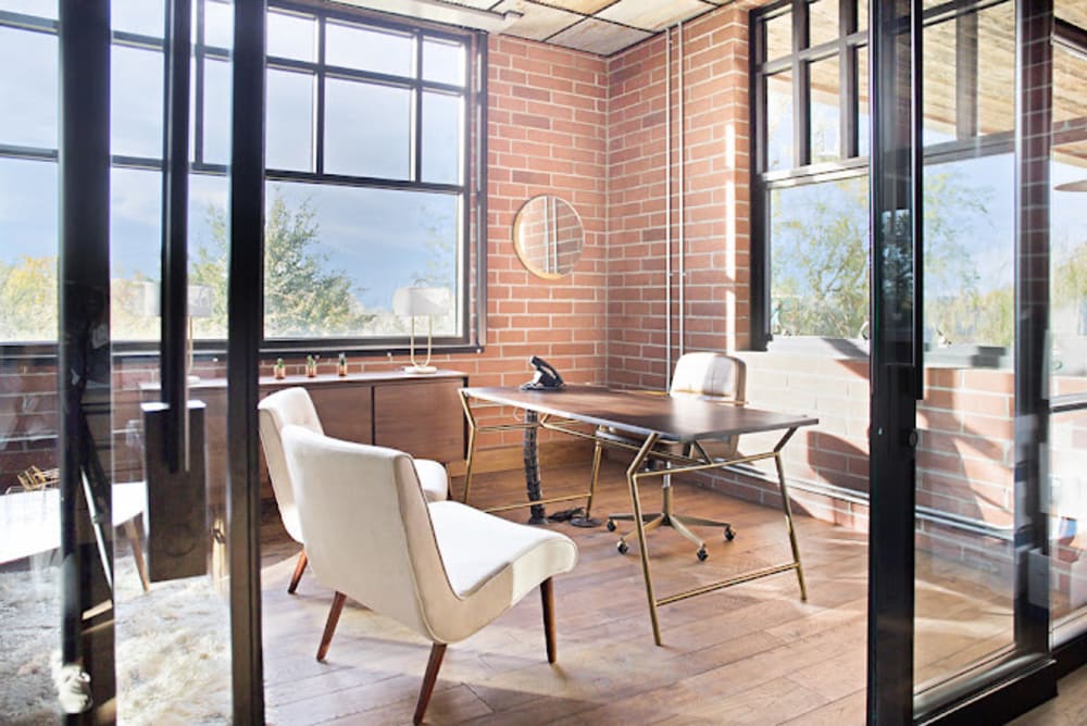 Floor 2 Workspace Gilbert