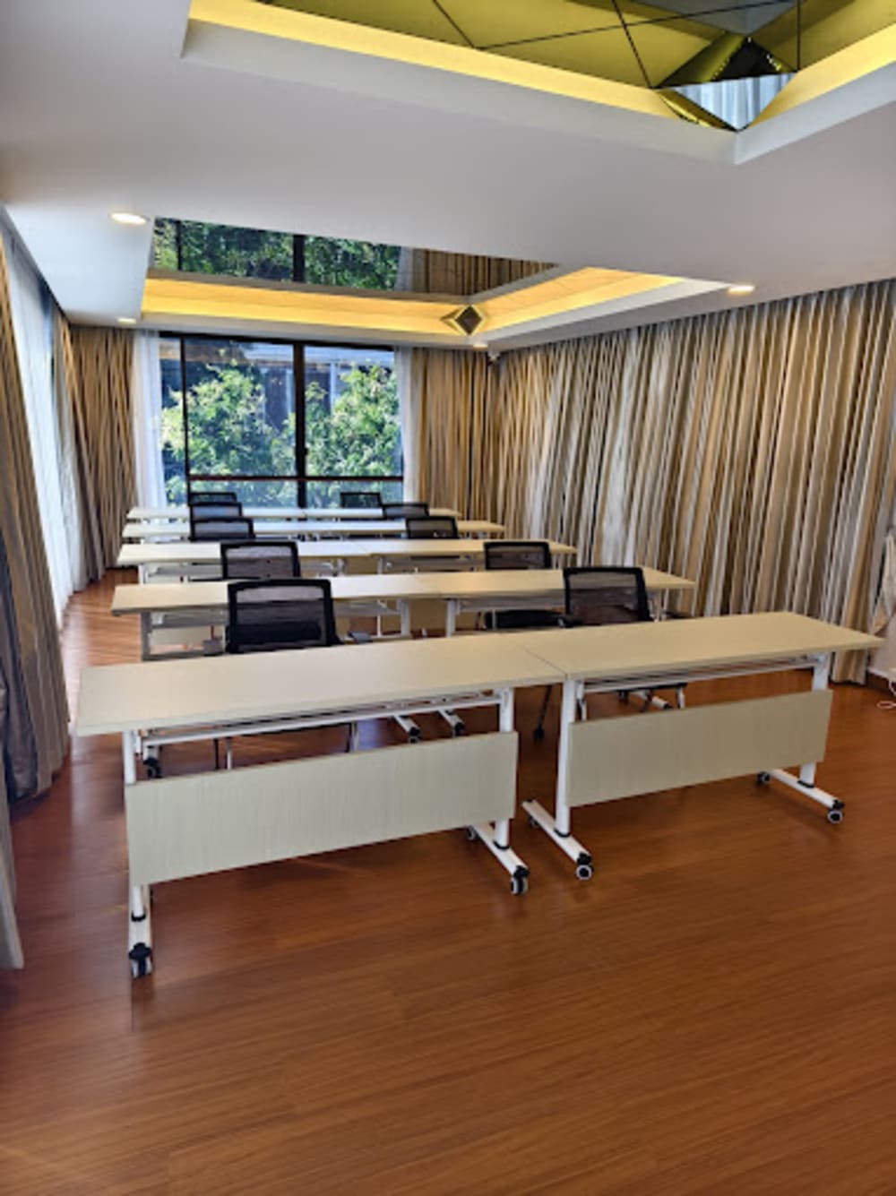 Graceful Space-Bangkok