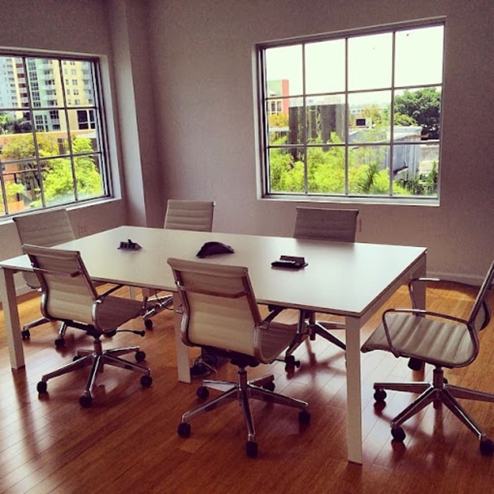 SkyeStudios Miami Ave 400