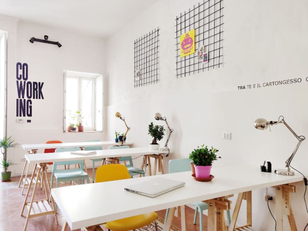 Spazio TRA, Via Cisterna dell'Olio, 5, 80134 Napoli NA, Italy